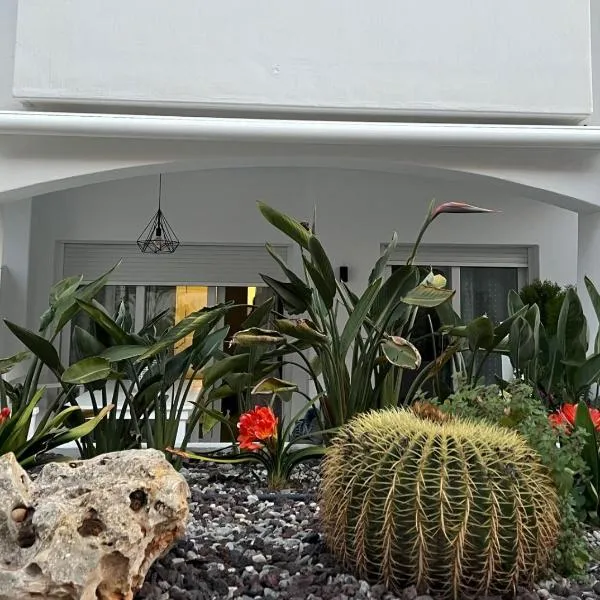 Villa Bobita-Marina Golf-Playa Granada, hotel en Motril
