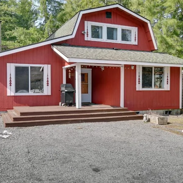 Cozy Ashford Home - 5 Mi to Rainier Natl Park!, ξενοδοχείο σε Ashford