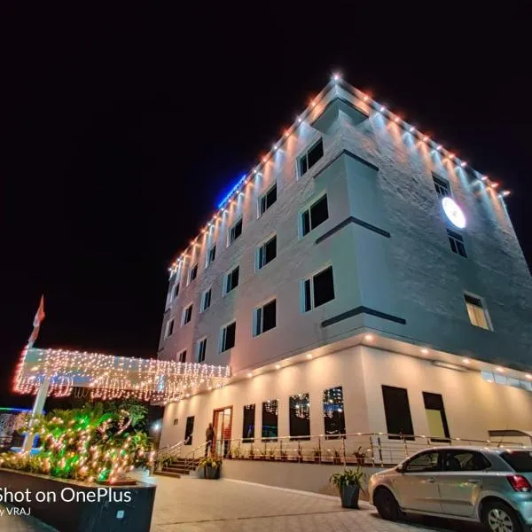 Vadpadraka Hotel And Resort, hotel v destinácii Rawāl