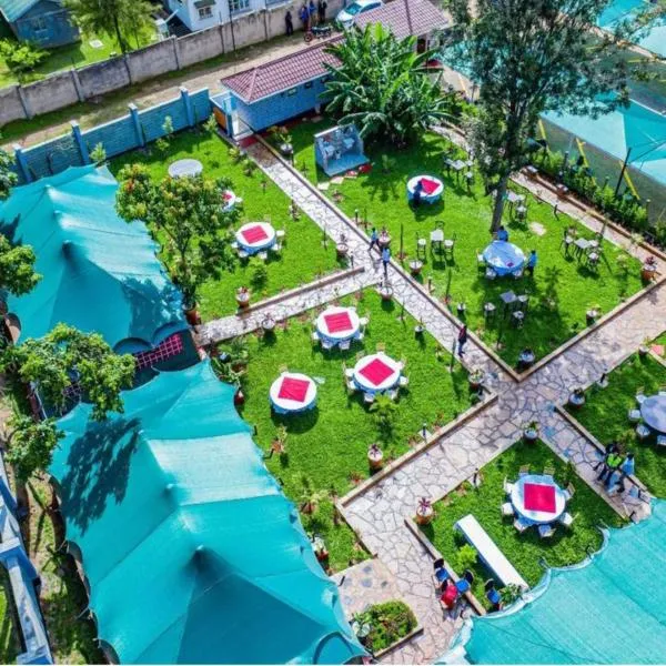 Lovely Garden Guest Home، فندق في كيزيمو