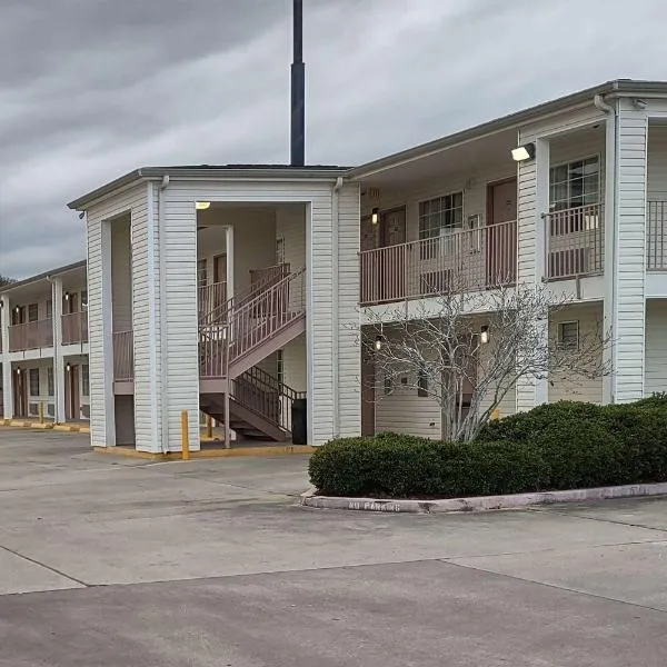 덴햄 스프링스에 위치한 호텔 Carom Inn a Travelodge by Wyndham Denham Springs-Baton Rouge