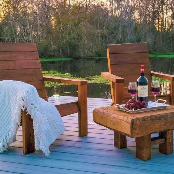 GOVERNOR'S CREEK~Waterfront, King Bed w/Water View, hotel v destinaci Green Cove Springs