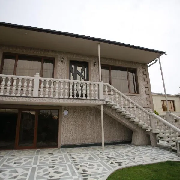 Guest House Nikola, hotel en Tsʼaishi