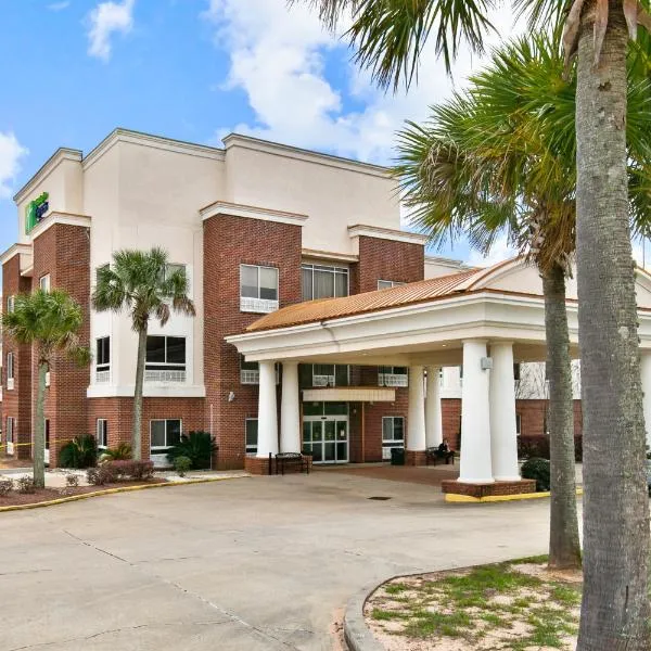 Holiday Inn Express Hotel & Suites Lucedale by IHG, hotel in Lucedale