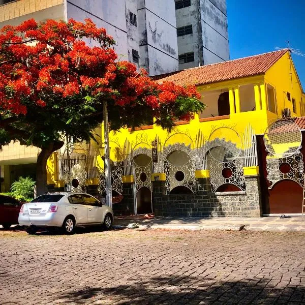 Dom Alberto Hostel, hotel in Corumbá