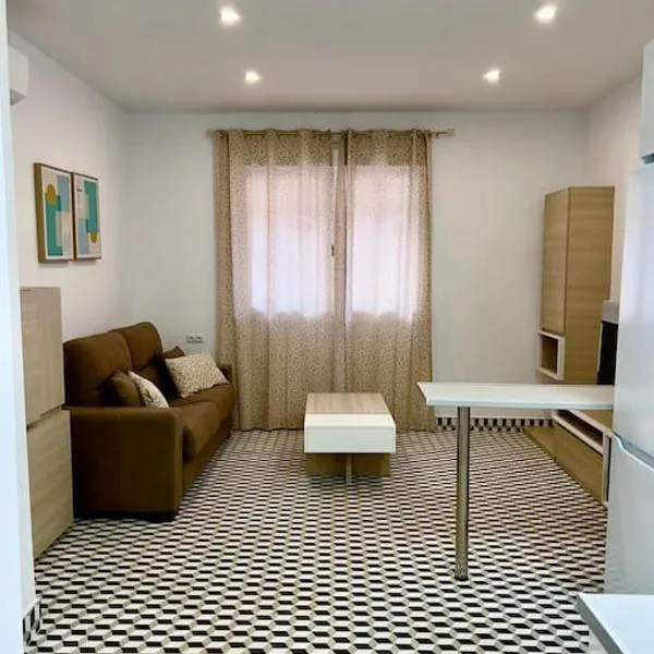RockSide Residences Suites La Línea N1, hotel a La Línea de la Concepción