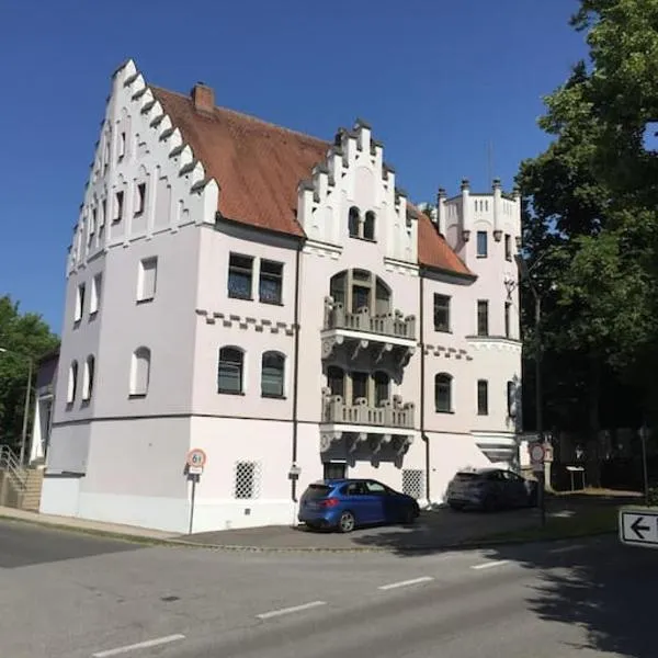 Ferienwohnung in historischer Villa!, hotel a Furth im Wald