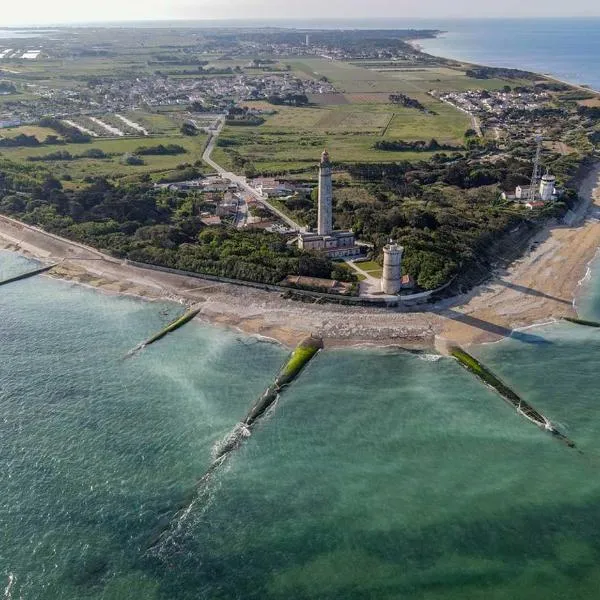 Camping Les Perouses, hotel in Saint-Clément-des-Baleines