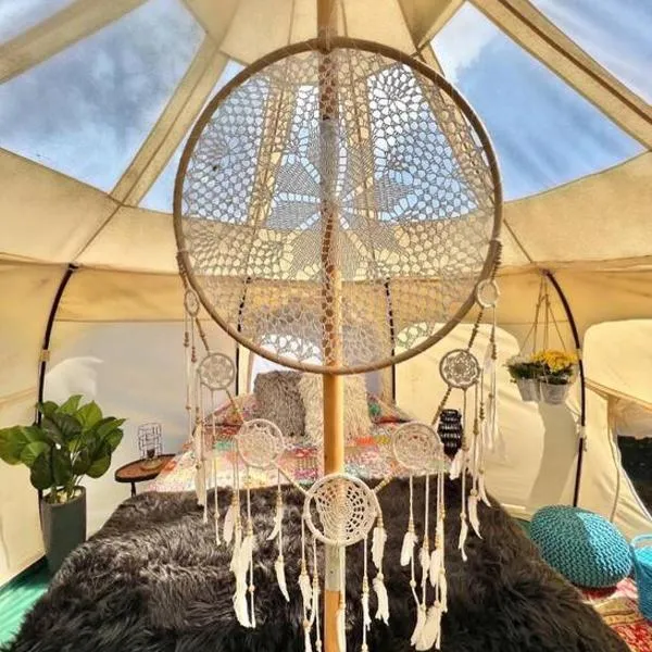 The Pisces-a stargazing, luxury glamping tent, hotel v destinaci Rogersville