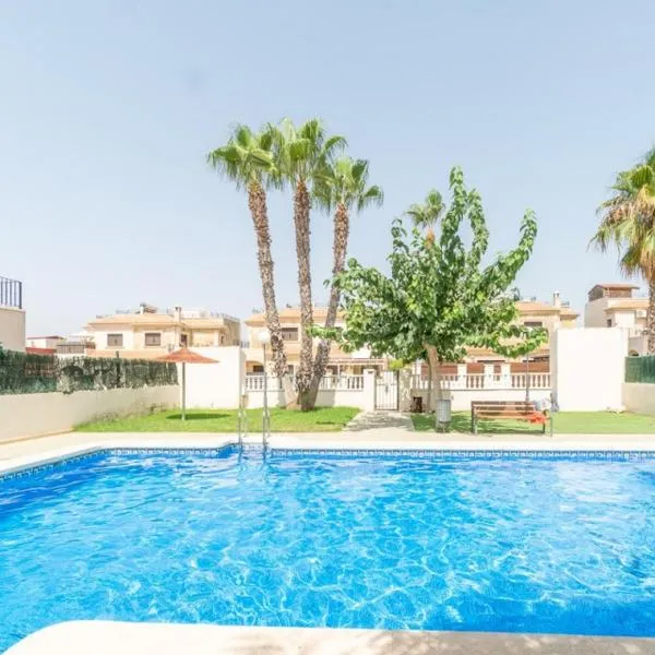 Arco Mediterráneo chalet independiente, hotel v destinaci Torrevieja