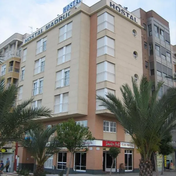 Hostal Madruga, hotel in Aspe