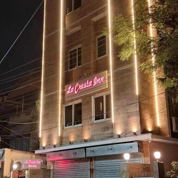 LA CRESTA INN, hotell i Ramnagar