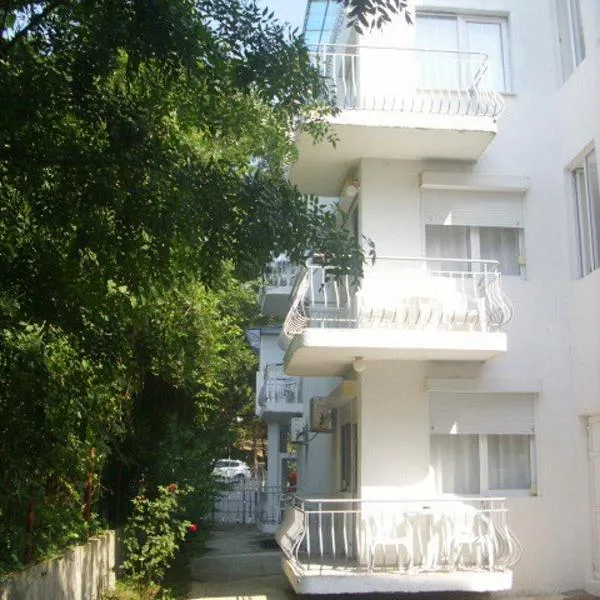Lurd Family Hotel, hotel a Lozenets