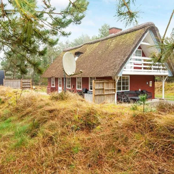 Modern Holiday Home in Rømø with Sauna, hotel in Mølby