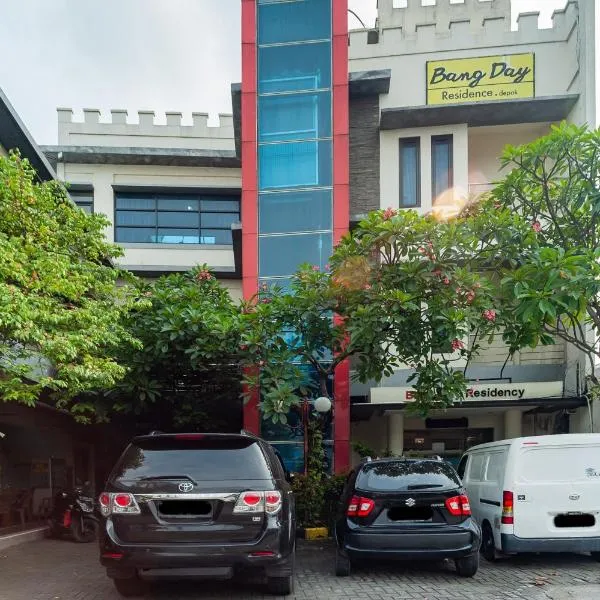 RedDoorz Plus near Universitas Indonesia, hótel í Jakarta