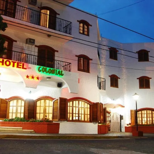 Hotel Colonial, hotell i La Lucila del Mar