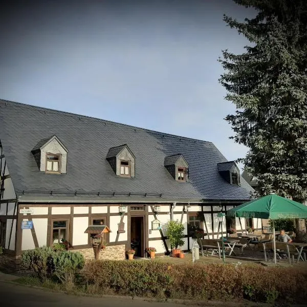 Wirtschaft & Pension Zum Huthaus, hotel v destinaci Schneeberg