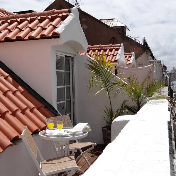 Penthouse at Downtown with Sun Deck & Free Parking