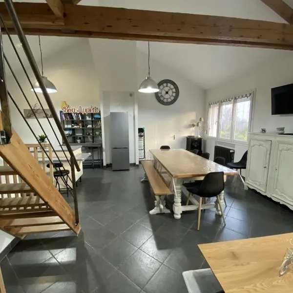 Gite du Centaure, hotel v destinaci Vigny