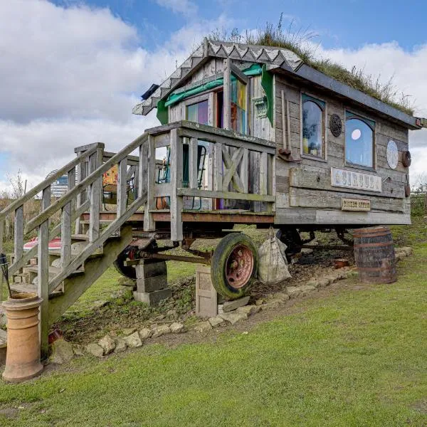 2 x Double Bed Glamping Wagon in Dalby Forest, hotel in Scarborough