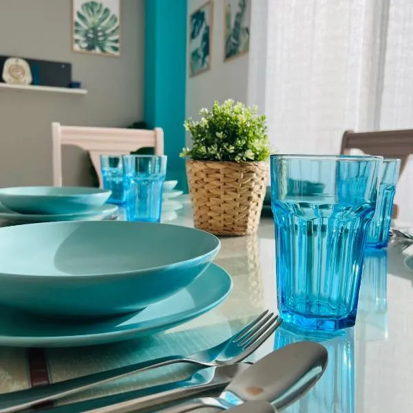 APARTAMENTO SITUADO EN EL CENTRO CON 3 HABITACIONES, DISPONE DE AIRE ACONDICIONADO Y WIFI A 150m DE LA PLAYA Y EL CASTILLO, hotel di Peñíscola