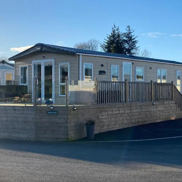 Luxury Lake District Holiday Lodge-Sleeps 4, hotel v destinaci Cockermouth