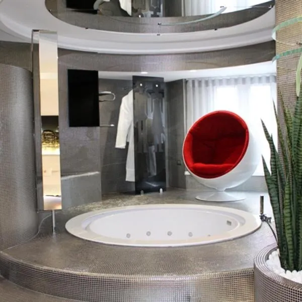 DOMUS Grand Hotel – hotel w mieście Rende