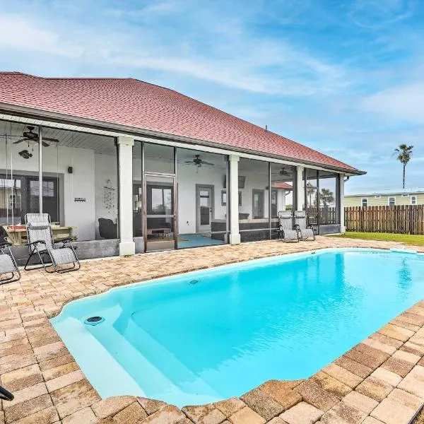 Mexico Beach Retreat with Grill and Private Pool!, hotel in Mexico Beach