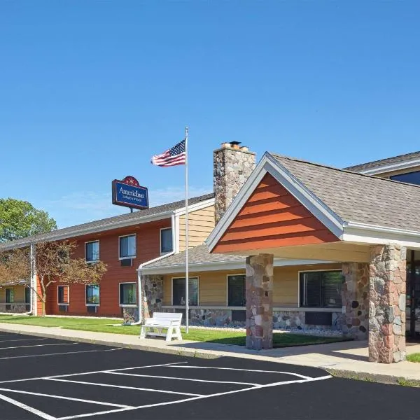 AmericInn by Wyndham Elkhorn Near Lake Geneva โรงแรมในElkhorn