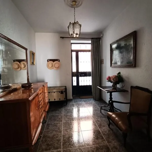 Vivienda rural Los Iberos M&M,, hotel in Castellar de Santisteban