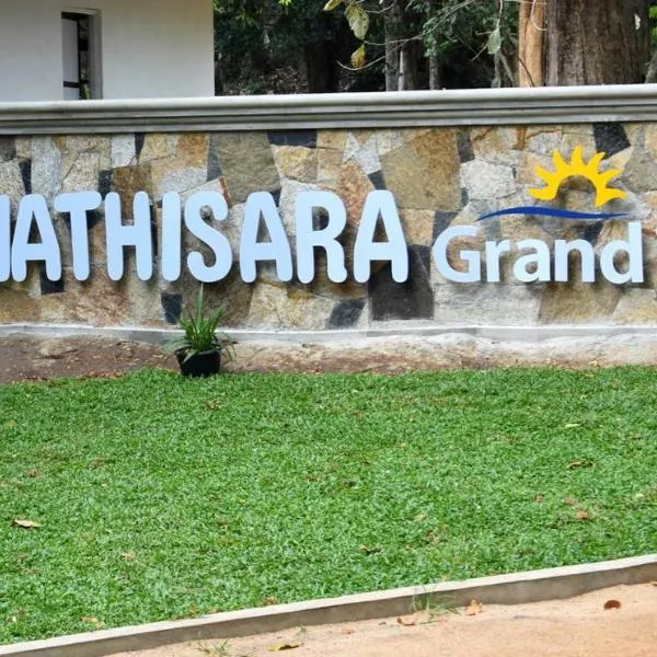 Ranathisara Grand, hotel in Atamune