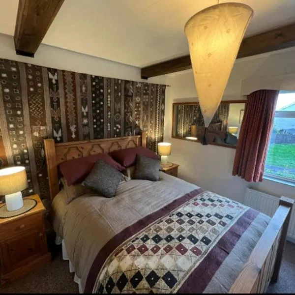 Cosy private accommodation in Corsham, near Bath, hotel in Corsham