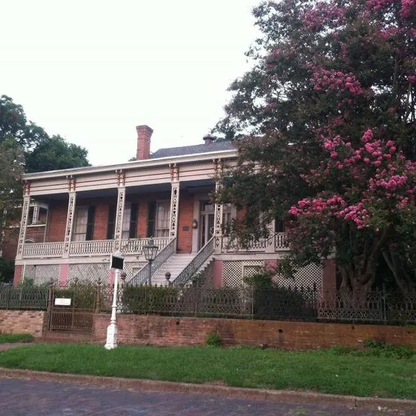 Corners Mansion Inn - A Bed and Breakfast, hotel in Vicksburg