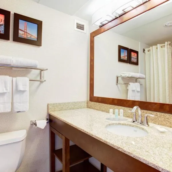 Comfort Inn By the Bay photo 2
