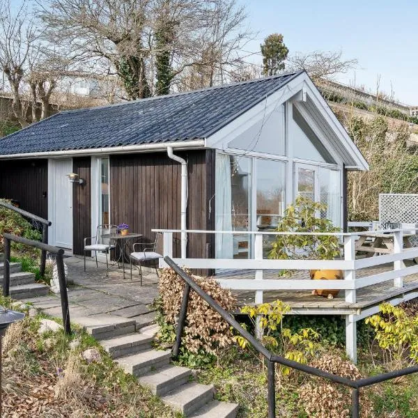 Awesome Home In Snekkersten With Wifi, hotel v destinaci Snekkersten