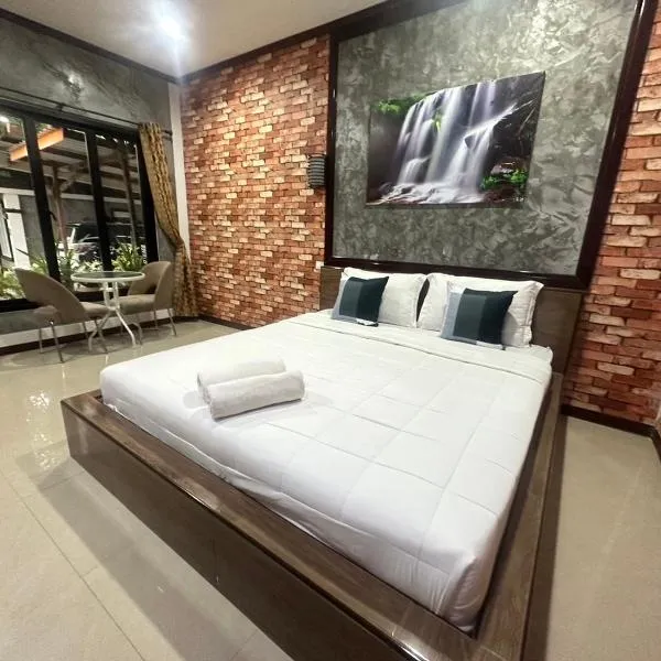 คุณณปาลรีสอร์ท, hotel v destinaci Ban Don Klang