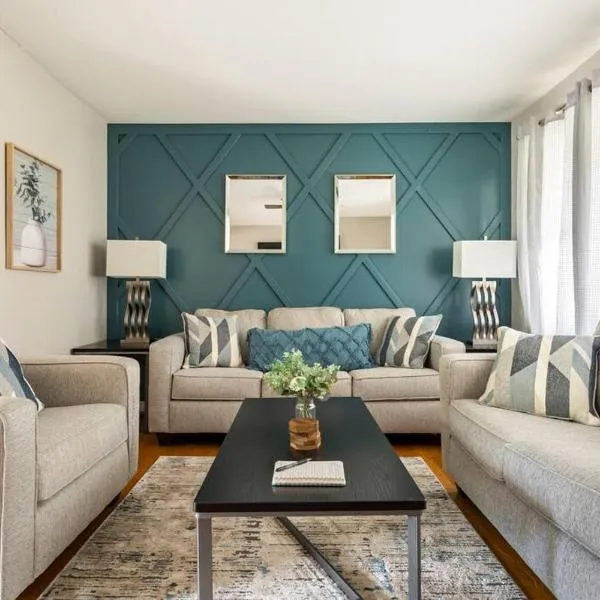 Updated home near Fort Jackson, hotel in Columbia