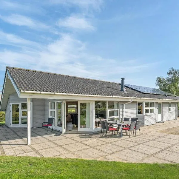 Nice Home In Hovborg With Sauna, hotel in Hovborg