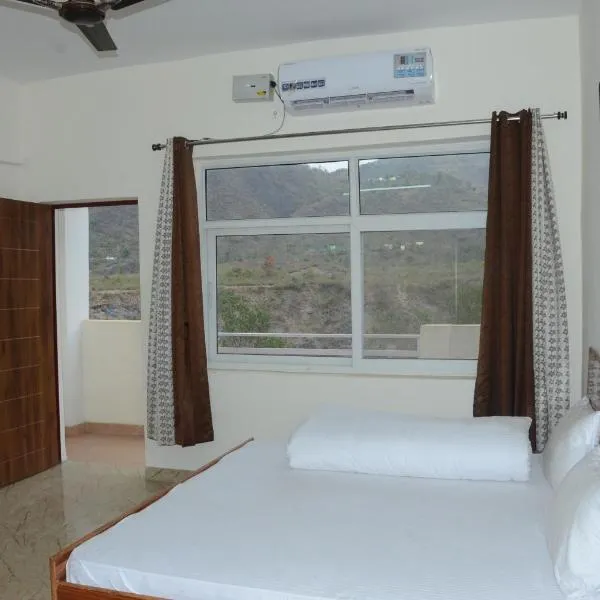 Shivalik Riverine Homestay and hotel, hotel en Byānsghāt