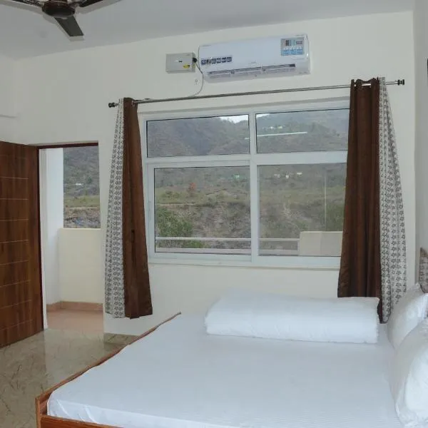 Shivalik Riverine Homestay and hotel, hotel in Byānsghāt