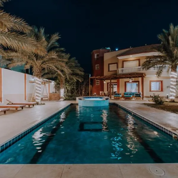 Luxury private villa with pool, hotel in Hurghada