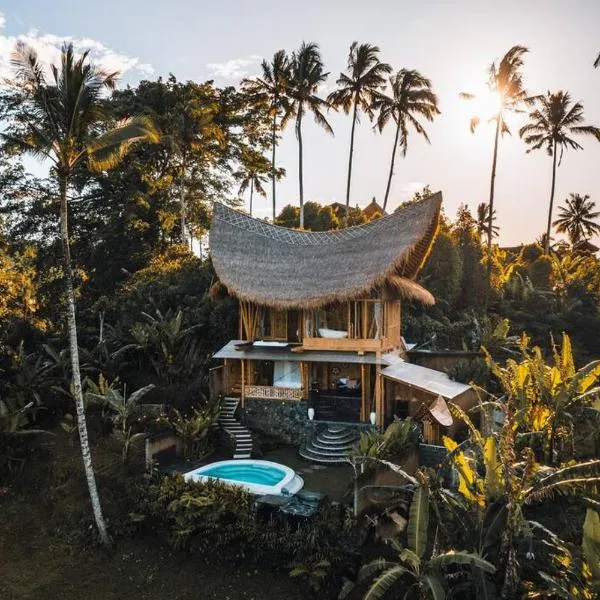 Makerti Bali~Bamboo House, hotel en Selat