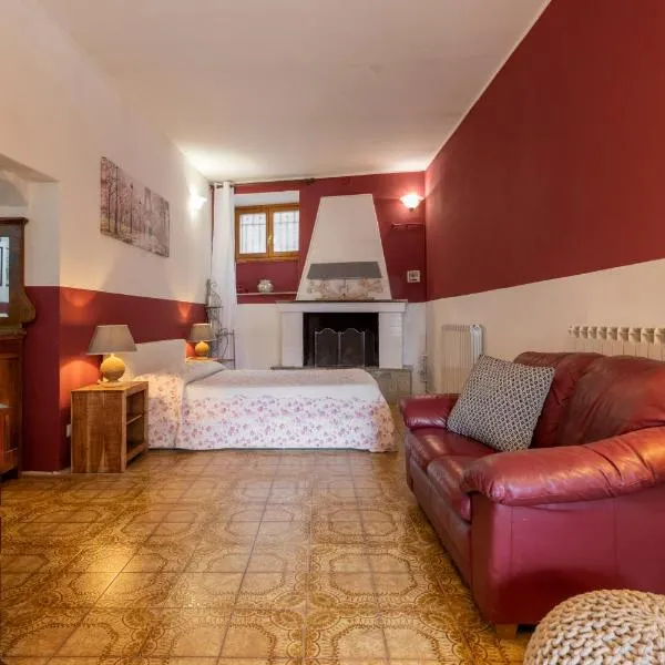 Charm amidst Lakes & Mountains - renovated in 2023, хотел в Ramponio