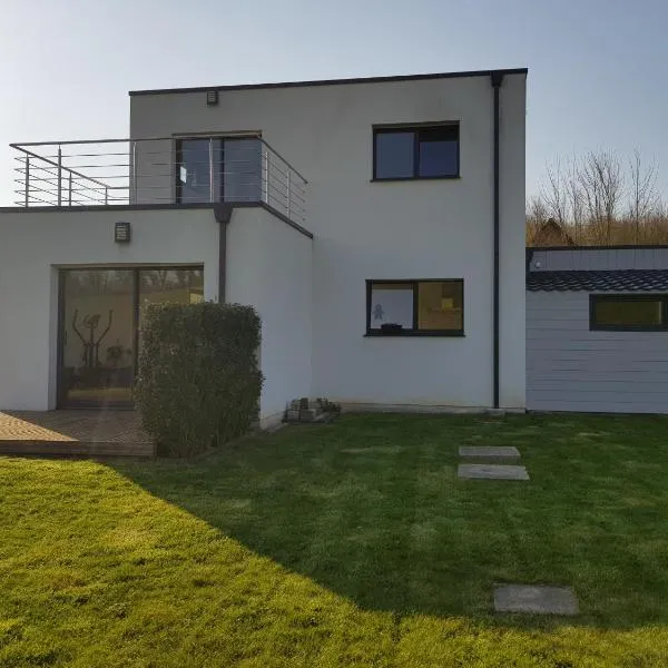 maison moderne à la campagne, hotel v destinácii Bezinghem