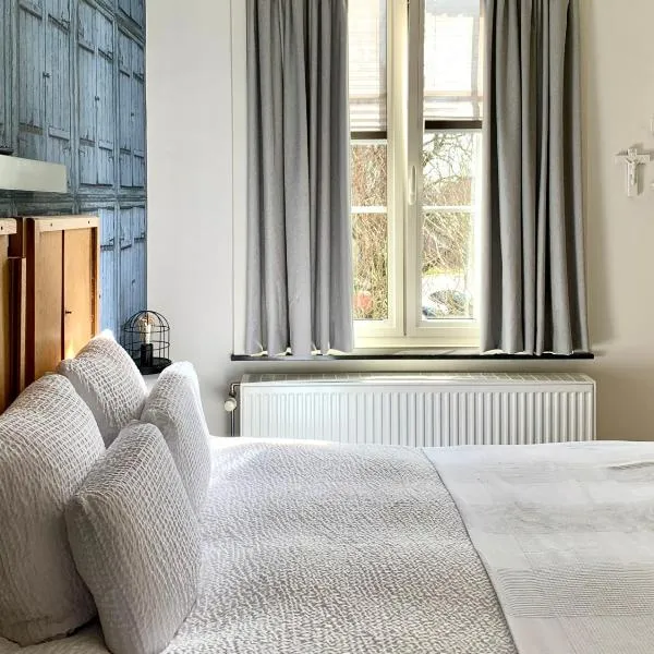 オテル オ ノン ドゥ デュー（Hotel Au Nom De Dieu）、ディルセン・ストッケムのホテル