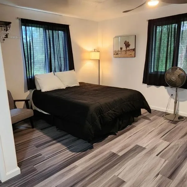 #5 New! Cozy Getaway Hot Spot Hilo Keaau Big Island of Hawaii Self CheckIn Studio Apt, hotel v destinaci Keaau