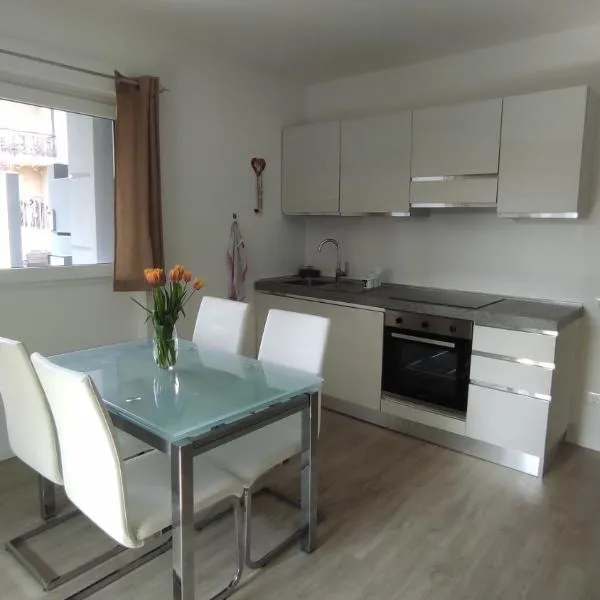 Sweet Riva Home, отель в Рива-дель-Гарде