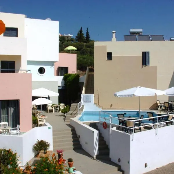 Blue Sky Hotel Apartments, hotel v destinaci Tolo