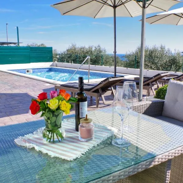 Villa Alina, hotel in Rogoznica