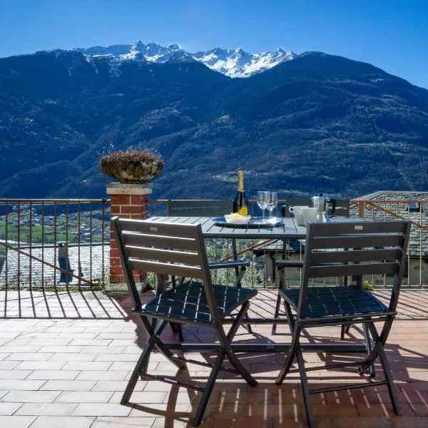 Panoramic Apartment Italian Alps Valtellina near Sondrio, Tirano, hotel v destinaci Poggiridenti